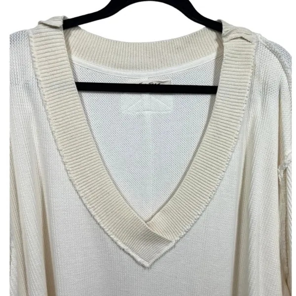 Free People Asher Thermal‎ Knit V-neck Top M - Image 5
