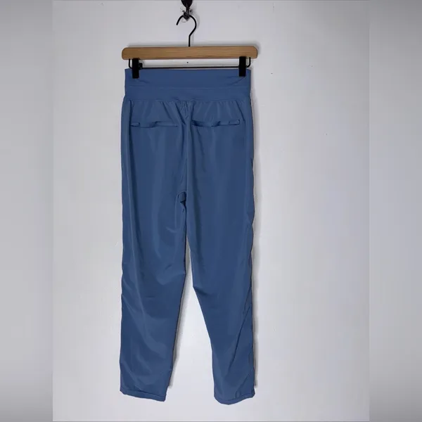 Athleta Lots Slim Tapered Crop Pants‎ Blue Size 4 - Image 2