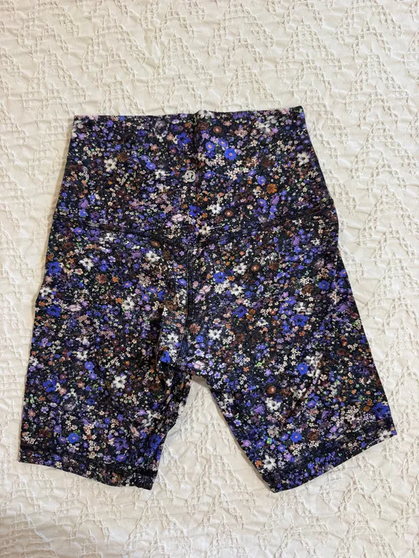 Lululemon Biker Shorts 6" - Image 2