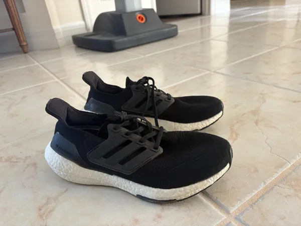 Adidas Ultraboost Women’s Black - Image 3