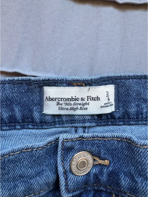 Abercrombie Ultra High-Rise 90s Jeans - Image 5