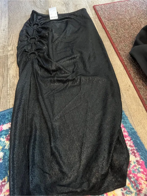 NWT urban outfitters Black High-Slit Ruched Midi Skirt with keyholes - Image 8