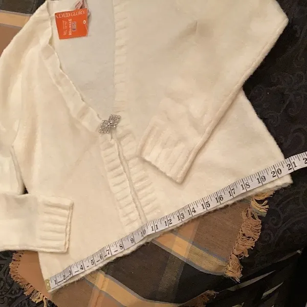 Faded glory NWT size large beautiful cream cardigan with jeweled clasp - Image 11