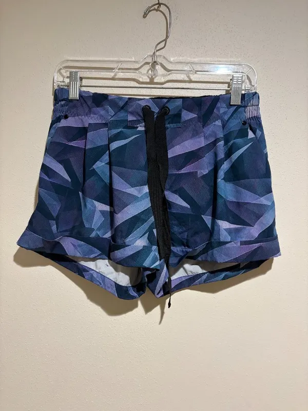 Lululemon Spring Break Away Short Pretty Prism Multi - Image 3