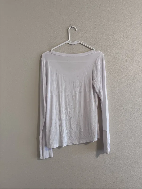 NWOT aerie Women’s White Long-Sleeve Scoop Neck Tee - Image 3