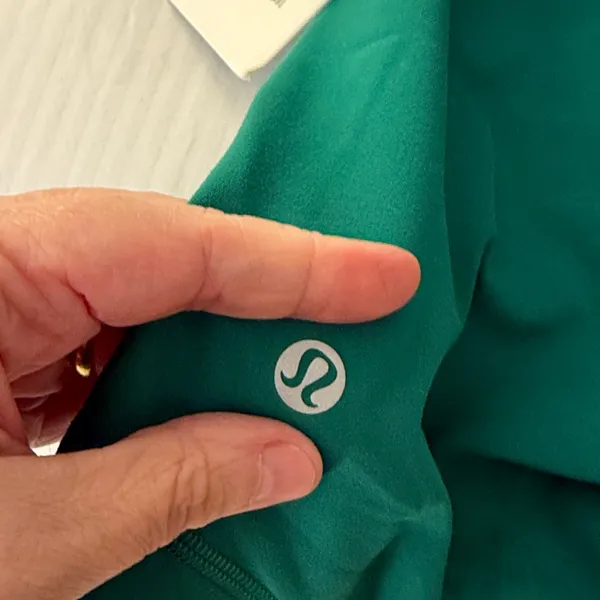 Lululemon Wunder Train HR Shorts 6” size in raceway green - Image 5