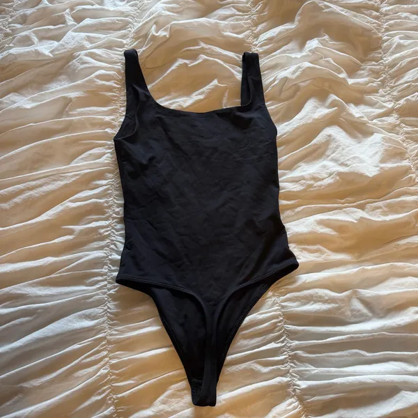 Aritzia Bodysuit Contour - Image 2