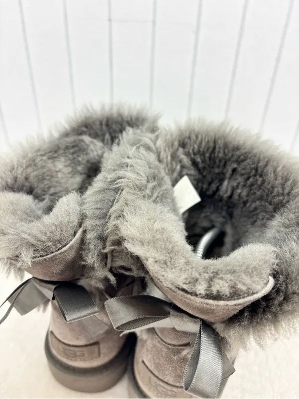 UGG Mini Bailey Bow II GreyShort Suede Shearling Boots size 9 - Image 3