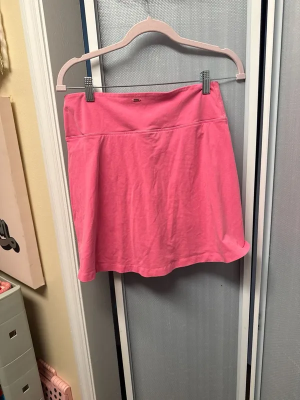 PINK Victoria's Secret V-Waist Athletic Skort with Pockets in Hot Pink - Image 4