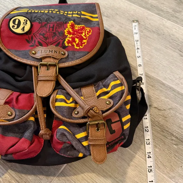 Harry Potter Hogwarts Gryffindor Backpack Alumni Satchel Tote 9 3/4 Wizard World - Image 2