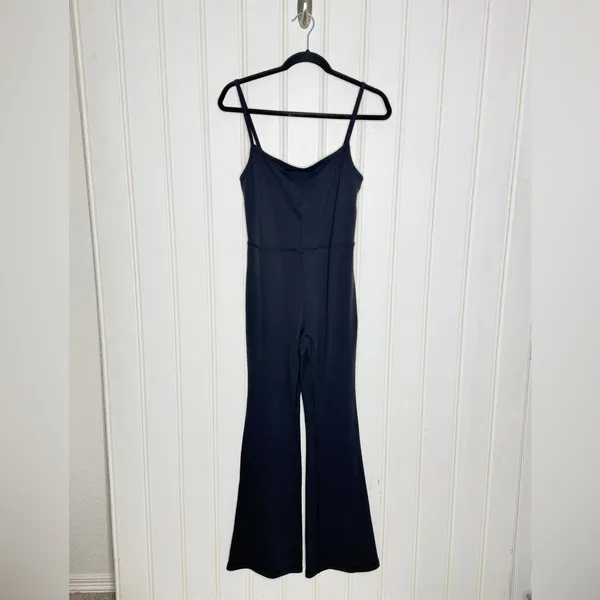 Wilfred Free Aritzia Divinity Jumpsuit Kick Flare Athletic Sz M 869 - Image 3