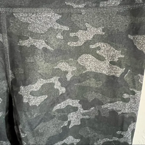 Fabletics Power-hold Black Green Camo 25 in‎ Leggings - Image 10