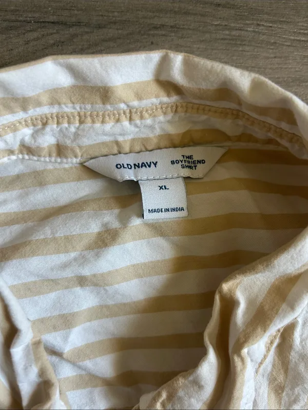 Old Navy Women's Cream and Tan Striped Button-Down Shirt - Image 2