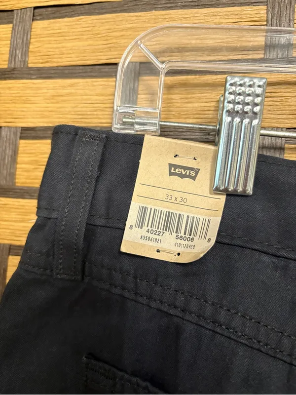 Levi’s black high waisted mom jeans size 33 - Image 5
