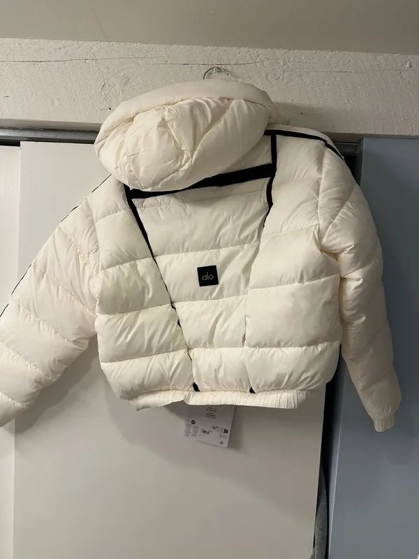 Alo Yoga Puffer Jacket Aspen Love - Image 5