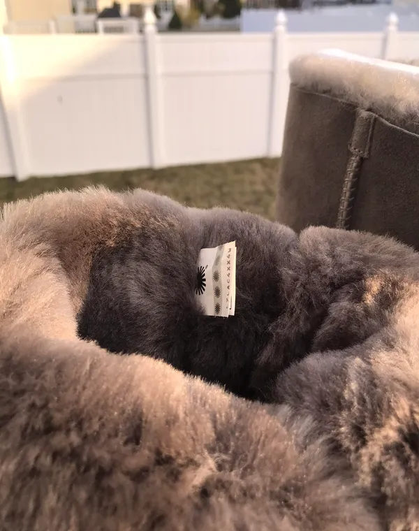UGG Bailey Bow II Shimmer - Image 7