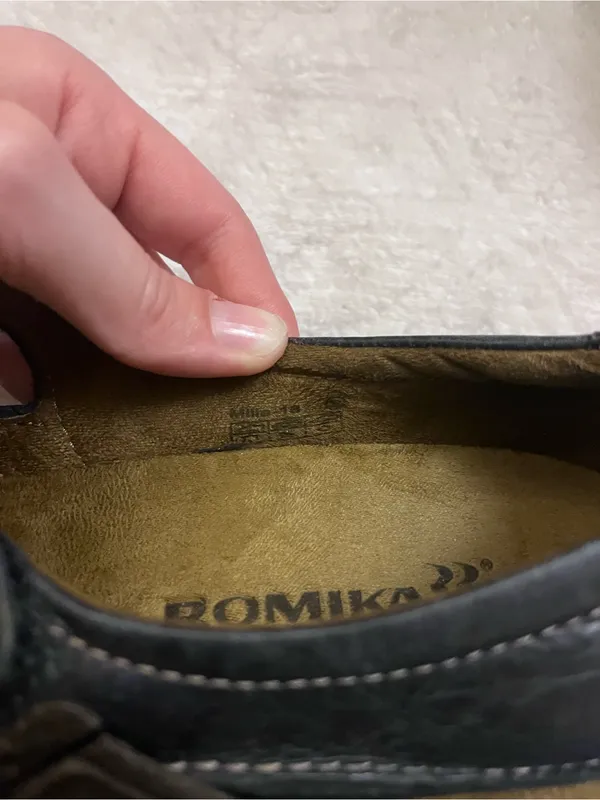 Romika Cassie 50 Black Leather Mary Jane flats size seven - Image 4