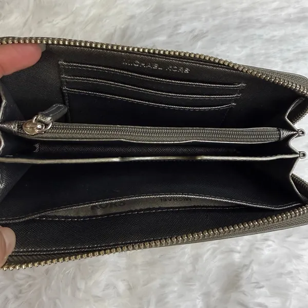 MICHAEL KORS Metallic Silver Zip Around Wallet - Image 4