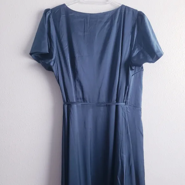 Baltic Born Krystal Satin Wrap Gown Short Sleeve New Without Tags - Image 9