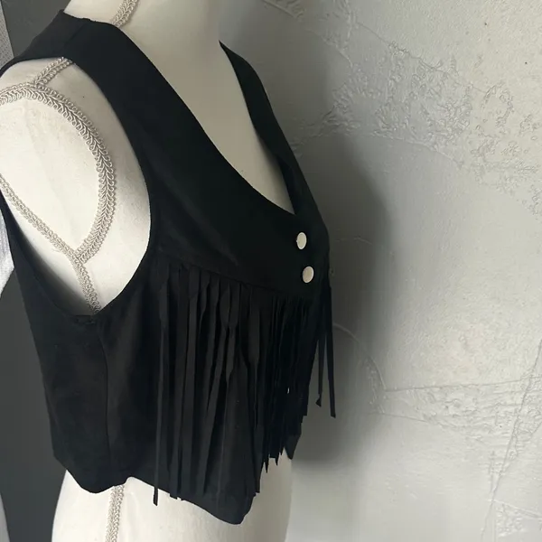Elegant Black Fringe Sleeveless Top - Image 3