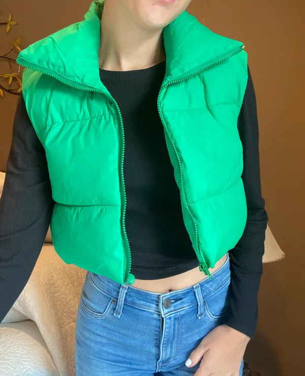 Boutique Green Cropped Puffer Vest Size Small - Image 3