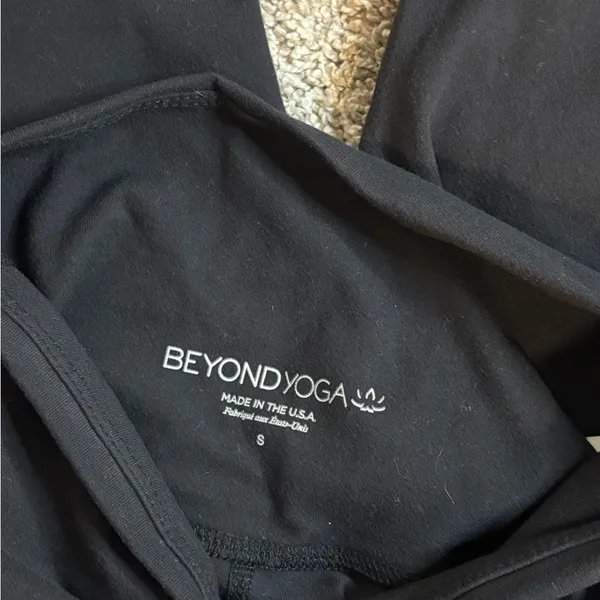 Beyond Yoga Black High-Rise Leggings Size Small - Image 5