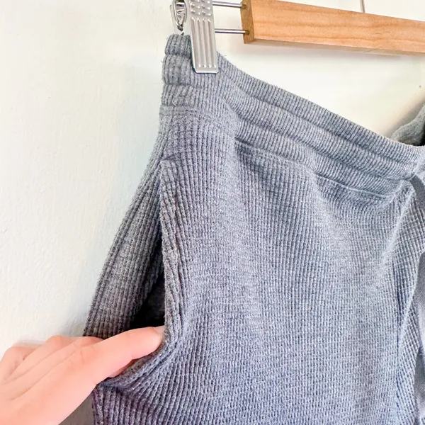 TNA | Aritzia Knit Waffle Drawstring Jogger Sweatpants in Grey‎ size Large - Image 3