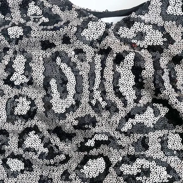 GILLI Sequin Leopard Print Crop Tank Top Camisole Black Silver Adjustable Size M - Image 8