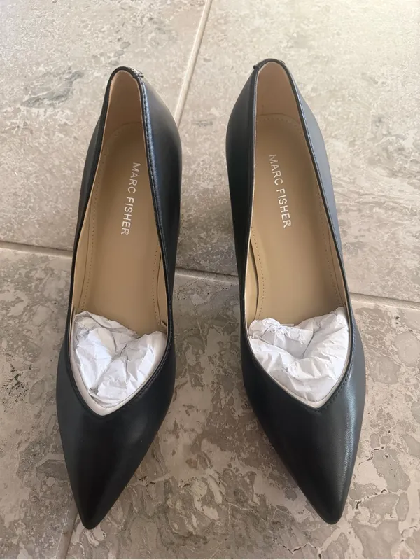 Marc Fisher Caitlin Sweetheart Topline Block Heel Pumps in Black, Size 9, NEW - Image 8