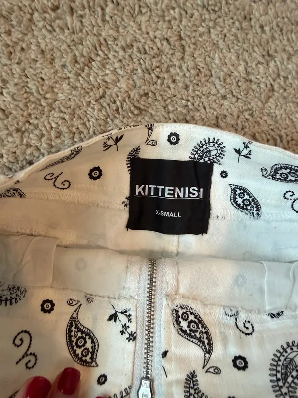 Kittenish shorts  - Image 3