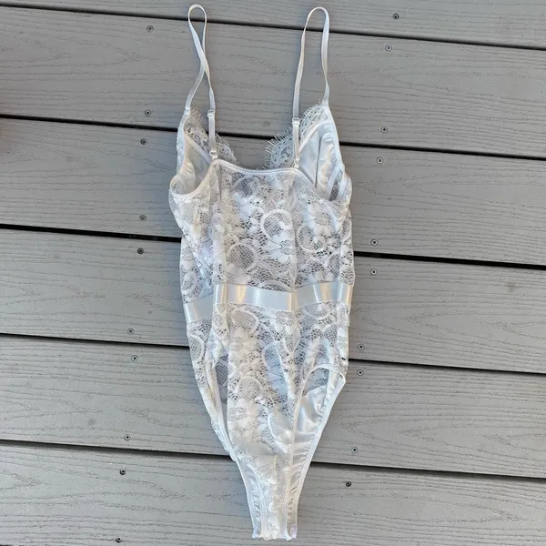 Boohoo White Lace bodysuit - Image 3