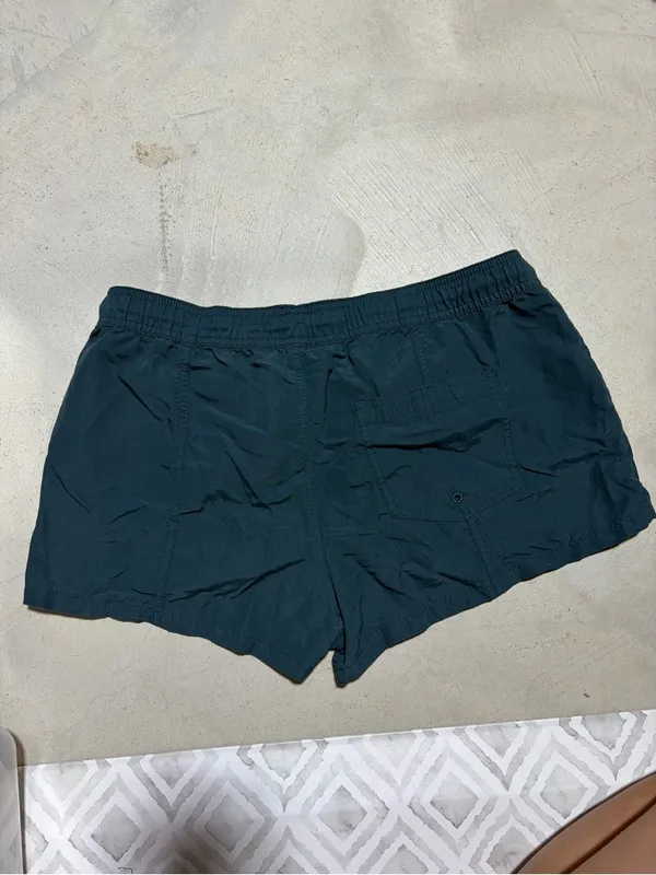 Vuori sunwashed Women's Teal Drawstring Shorts medium - Image 12