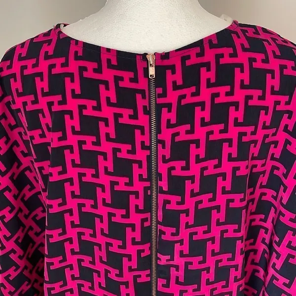 Alya Women's Geometric Dolman‎ Short Sleeve Blouse Top Zip Back Pink Black Small - Image 5