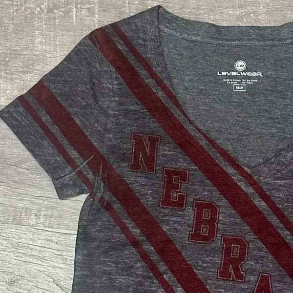 Level Wear University Of Nebraska Huskers V-Neck Shirt Juniors M Dark Grey NCAA - Image 4