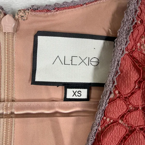 Alexis Womens XS Peplum Lace Top Colorblock V-Neck Ruffle Sleeveless Red Blue - Image 2