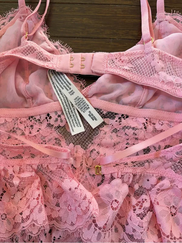 Victoria's Secret Dare to Dream Lace Flounce Bra Top pink peplum hem size XS - Image 3