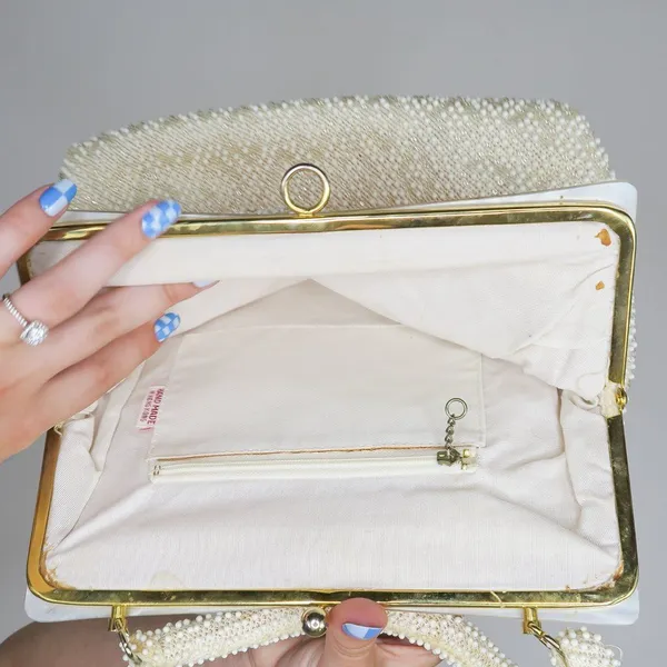 Vintage 60s White Hand Made Beaded Purse - Made in Hong Kong - Image 6