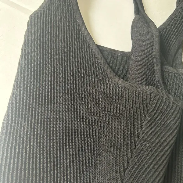 Aritzia babaton Women’s Ribbed cropped top size XL - Image 6