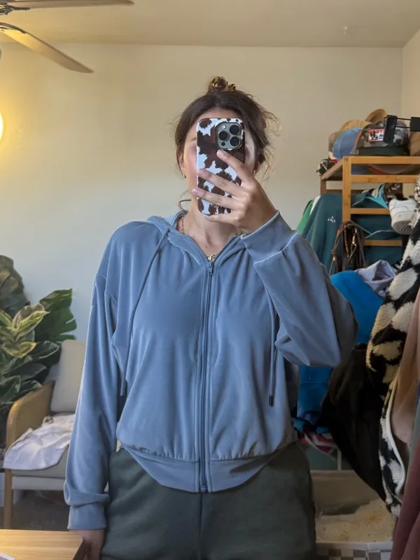 Alo Yoga Velour Glimmer Full Zip Up Size XS - Image 4