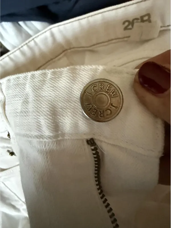Levi’s White Bootcut Jeans with Classic Five-Pocket Design - Image 9