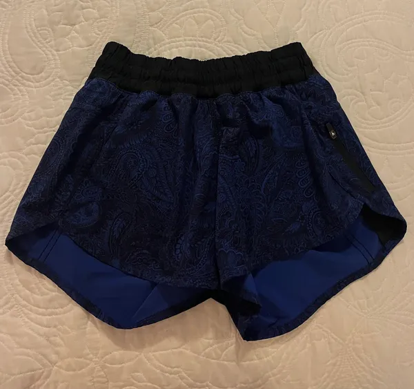 Lululemon Tracker Shorts 4” - Image 4