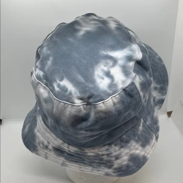 Vince Camuto Tye Dye Bucket Hat - Image 3