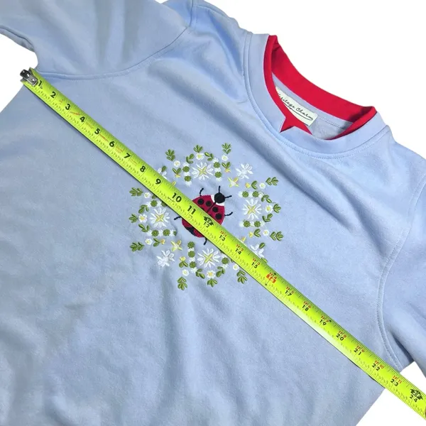 Heritage Charm Vintage-Inspired Ladybug Floral Embroidered Sweatshirt - Image 5