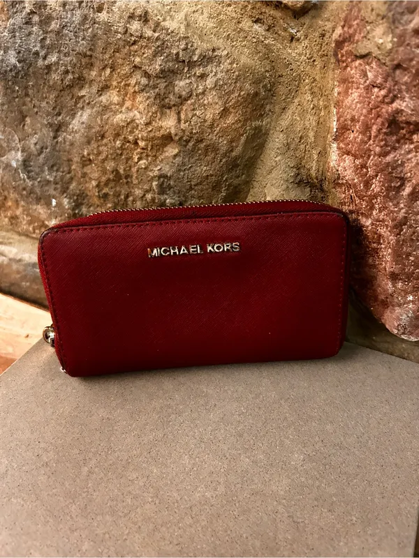 Michael Kors Saffiano Wallet in Burgundy with Gold Hardware - Image 5