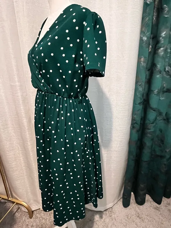 Green Polka dots midi dress Size Petite Large - Image 2