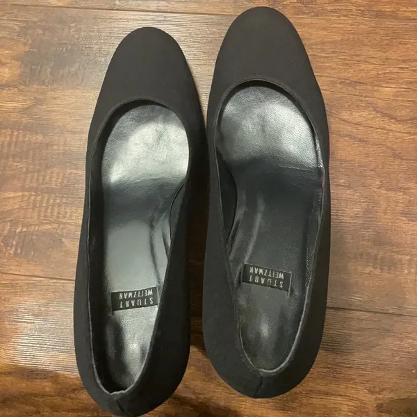 Stuart Weitzman black round toe heels - Image 7
