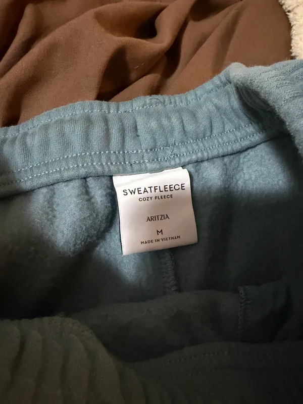 Aritzia sweatpants - Image 4