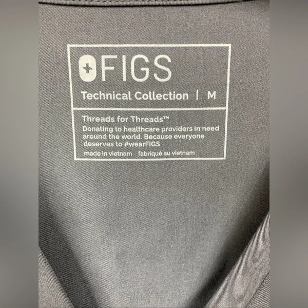 FIGS Technical Collection Women’s Scrub Catarina Top Gray 2 Pockets Medium - Image 3
