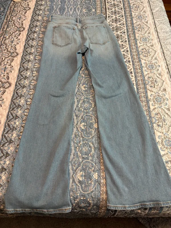 Old Navy Jeans High-Rise Wow Flare - Image 3