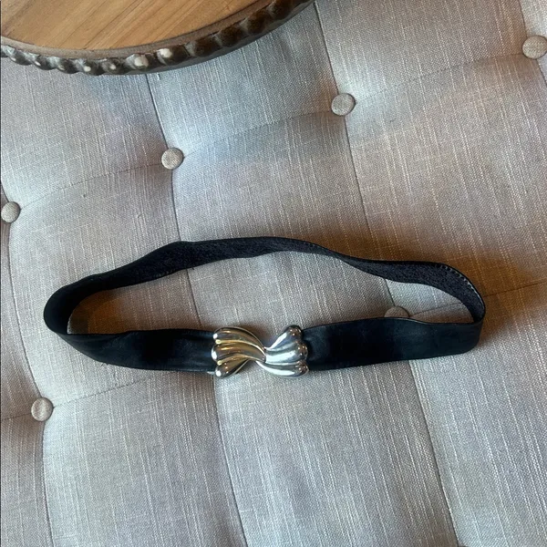 Non Signe Vintage Two Toned Hardware Black Leather Belt - Image 3